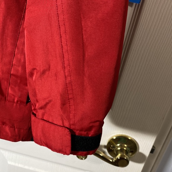 JEGARL-O Waterproof Medium Jacket insulated, waterproof protect you from element - Picture 5 of 12